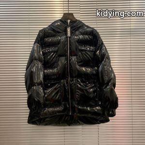 肌寒い季節に欠かせない  季節を感じた秋冬ファッション  冬ファッションの定番 ダウンジャケット_ _ブランド コピー 激安(日本最大級)kidying26PXbO1f