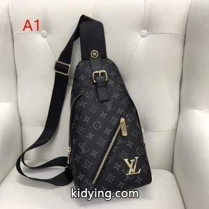 絶対にお手に入れるモデル新作 ルイヴィトン コピー バッグ メンズ モノグラム ショルダーバッグ Louis vuitton コピー ファッション 3色可選kidying26qCeOHz