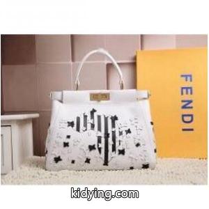 上品なfendi スーパーコピー 　フェンディ スーパーコピーバッグ レディース　季節感たっぷりのファスナーポケット付きバッグ_フェンディ スーパーコピー fendi スーパーコピー_ブランド コピー 激安(日本最大級)kidying2689n0zm