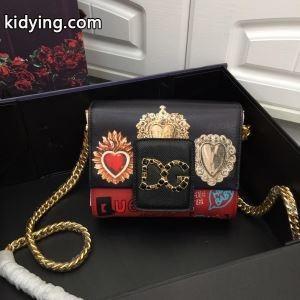 2026秋冬におすすめ着こなし ふんわりまとって暖かお洒落 ドルチェ＆ガッバーナ コピー Dolce&gabbana コピー 斜め掛けバッグ_ドルチェ＆ガッバーナ コピー DOLCE & gabbana コピー_ブランド コピー 激安(日本最大級)kidying26D4THHz