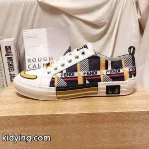 遊び心たっぷり秋冬コーデ フェンディ スーパーコピー 秋冬コーデに合わせやすい fendi スーパーコピー秋冬ファッションをおしゃれに着こなし ランニングシューズ_フェンディ スーパーコピー fendi スーパーコピー_ブランド コピー 激安(日本最大級)kidying26H9T9Hz
