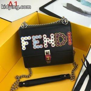 秋のこなれカジュアルを思う フェンディ コピー fendi コピー 斜め掛けバッグ 3色可選 2026秋冬の必需品_フェンディ コピー fendi コピー_ブランド コピー 激安(日本最大級)kidying26m4ruCC