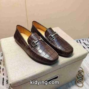 2026年秋冬最新のトレンド ローファー この秋トレンドに合わせる着こなし サルヴァトーレフェラガモ FERRAGAMO 秋冬ファッションをバランスよく仕上げる_フェラガモ FERRAGAMO_ブランド コピー 激安(日本最大級)kidying26jKzq8v