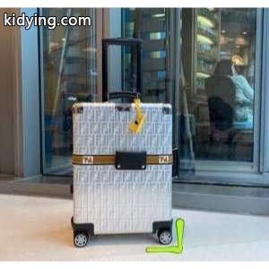 2026春夏の必須アイテム トランク フェンディ スーパーコピー fendi スーパーコピー セレブが今シーズン手に入れ_フェンディ スーパーコピー fendi スーパーコピー_ブランド コピー 激安(日本最大級)kidying26jWTHfi