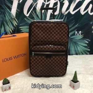 2026春夏流行する ルイ ヴィトン スーパーコピー LOUIS vuitton スーパーコピー リラックスした雰囲気に トランク ファッションに新しい色_ルイ ヴィトン スーパーコピー LOUIS vuitton スーパーコピー_ブランド コピー 激安(日本最大級)kidying26GfiCSf
