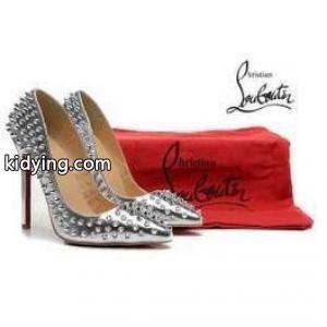 店舗で人気満点CHRISTIAN louboutin コピークリスチャンルブタン コピーパンプスコピー　レディース　ハイヒール　スパイク　シューズ　シルバーkidying26vu0fqi
