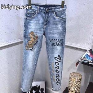 2026年春夏コレクションに見る ヴェルサーチ スーパーコピー今年らしい優秀アイテム versace スーパーコピー デニムパンツ夏の最旬スタイルを楽しい_ヴェルサーチ スーパーコピー versace スーパーコピー_ブランド コピー 激安(日本最大級)kidying26Wjy0Hn
