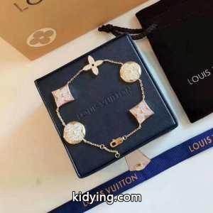 秋冬カジュアルの定番 ルイ ヴィトン コピー 着回し力の高いが魅力 LOUIS vuitton コピー 秋冬コーデを鮮やかに彩る_ルイ ヴィトン コピー LOUIS vuitton コピー_ブランド コピー 激安(日本最大級)kidying260P9zWf