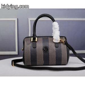 2色可選 ハンドバッグ フェンディ コピー fendi コピー 秋冬ナチュラルコーデに大活躍 2026秋冬の必需品_フェンディ コピー fendi コピー_ブランド コピー 激安(日本最大級)kidying26LrWT1j