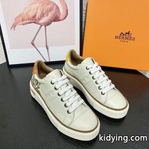 エルメス スーパーコピー 冬ファッションの定番 hermes スーパーコピー 季節感溢れる秋らしいコーデ ランニングシューズ 街のおしゃれさんも愛用_エルメス スーパーコピー hermes スーパーコピー_ブランド コピー 激安(日本最大級)kidying260fqiqe