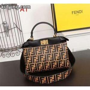 フェンディ スーパーコピー スーパー コピーfendi スーパーコピー限定セール新作登場ショルダーベルト付きカバン大容量女性用ブラウンブラックkidying268DimOr