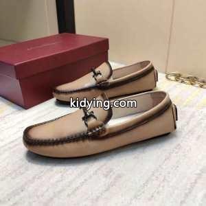 ナチュラルコーデに使いやすいローファー ふんわりまとって暖かお洒落 サルヴァトーレフェラガモ FERRAGAMOほっこりと温かみのある雰囲気に_フェラガモ FERRAGAMO_ブランド コピー 激安(日本最大級)kidying26by0THf