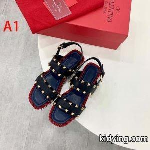 ヴァレンティノ コピー サンダル スタッズ ファッションの最先端アイテム スーパーコピー valentino コピー カジュアル ３色選択可 品質保証kidying26rKra8n