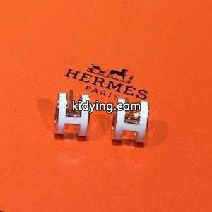 秋冬ファッションの決め手 hermes コピー この冬欲しいスタイルエルメス コピー 冬の最旬コーデに仕上げる ピアス この秋の主役となった_エルメス コピー hermes コピー_ブランド コピー 激安(日本最大級)kidying268XL1za