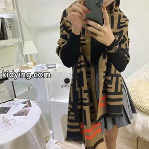 とても売れている秋冬アイテムfendi コピー フェンディ コピーマフラーコピー トレンド感たっぷり 大人綺麗に仕立てるkidying26LPH19r