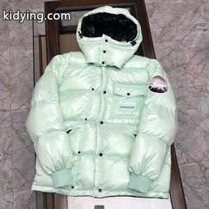 moncler ブランド コピー × Fragment モンクレール ブランド コピー 新作 ダウンジャケット 肌寒い日に着用する 綺麗に決まるフォルム!kidying26KjCmOn