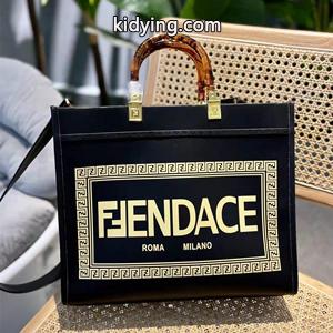 話題の新作 versace スーパーコピー × fendi スーパーコピーコラボ ヴェルサーチ スーパーコピー偽物トートバッグ 落ち着いたシック 充分なサイズが魅力kidying26rWnOfC
