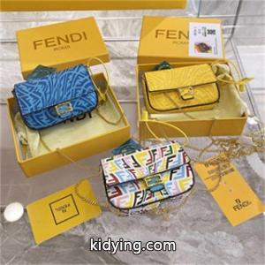 fendi コピーブランドカラフルで存在感ある新作 フェンディ コピーブランド コピー ミニバッグ 甘めなファッション 遊び心溢れるkidying26XPXXvC
