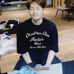 セレブも愛用する今年トレンド dior コピー ディオール コピー スーパーコピー 半袖tシャツ 2色展開 男女兼用kidying26uimWbe