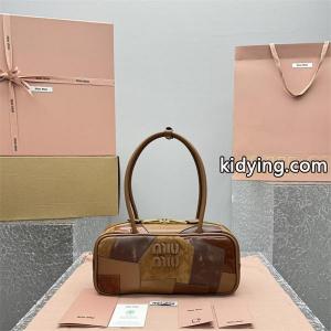 ほっこりブラウン 新作限定 こなれ感抜群 miumiu スーパーコピー ミュウミュウ スーパーコピー スーパーコピー ボストンバッグkidying26uqW1Lz