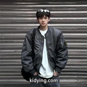グレー 無骨デザイン ストリート映え 定番 人気 STONE ISLAND ストーンアイランド コピー ブルゾンkidying26bKr4Lz