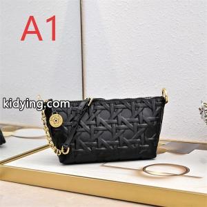 dior コピー ディオール コピー コピー 高級感 エンボス加工 ミニポーチ ブラック 大人kidying26yu4L5z