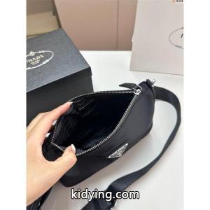 おすすめ 上品な prada スーパーコピー プラダ スーパーコピー コピー クロスボディバッグ メンズ ブラック 高評価kidying26OvmyaC