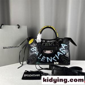 バレンシアガ コピーハンドバッグコピー絶対に見逃せない  balenciaga コピー 老舗ブランド 累積売上総額第１位ブランド激安通販 専門店kid26qGjKju