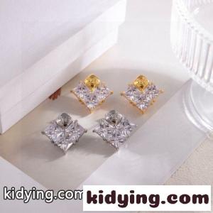 飽きのこない セリーヌ コピーブランド イヤリング 偽物 エレガント レディースピアスkid26eCK1bu
