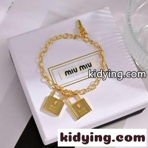 おしゃれ miu miu コピー ミュウミュウ コピー パドロック チャームブレスレット 偽物kid26WTTziy
