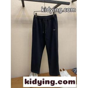 定番 合わせやすい 裏起毛 スウェットパンツ プラダ スーパーコピー パンツ 偽物 ブラックkid26Sneuiu
