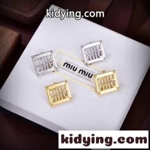 miumiu スーパーコピー ロゴ スタッズピアス ミュウミュウ スーパーコピー イヤリング 偽物 合わせやすいkid268HrK5r