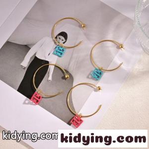 スタイリッシュ 4Gロゴ フープピアス ジバンシィ スーパーコピー イヤリング 偽物 アクセサリーkid26eG9TTb