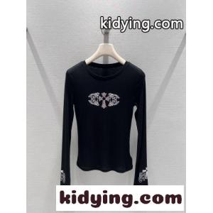 シンプル スタイリッシュ クルーネック 長袖Tシャツ クロムハーツ コピー Tシャツ 偽物 ブラックkid26OnSnKz