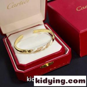 洗練された ツイスト バングル カルティエ コピー ブレスレット 偽物 ゴールドkid26PjiCmy