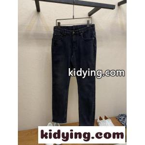 定番 合わせやすい デニムパンツ サルヴァトーレ・フェラガモ ジーンズ 偽物 ブラックkid26PP9Hba