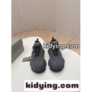 バレンシアガ スーパーコピー TRIPLE S SPORTY スエード スニーカー スーパーコピー グレーkid26DiCmSn