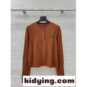 ロゴ入り ヘンリーネック カシミヤ トップス ミュウミュウ スーパーコピー Tシャツ コピー ブラウンkid260vuy4r