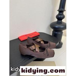 クリスチャン・ルブタン シューズ スーパーコピー Cassiasticina バレリーナkid26XXb4ja