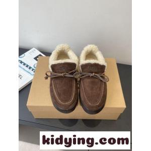 UGG アグ スーパーコピー 大人気 ムートンモカシン スリッポン ダークブラウンkid2611vOPv