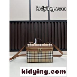 人気 クラシック チェック バニティバッグ​ バーバリー コピー バッグ コピー レディースバッグkid26XjeGve