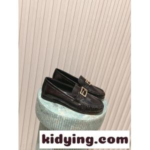 人気 バゲット レザー ローファー フェンディ コピー モカシン コピー ブラックkid26C8X1Pz