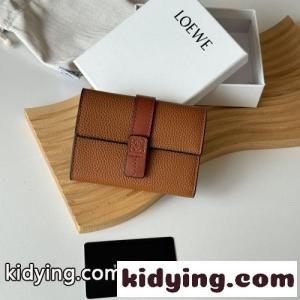 ロエベ コピー 財布 偽物 上品 エレガント コンパクト 3つ折り財布 ブラウンkid26u4Hfmm