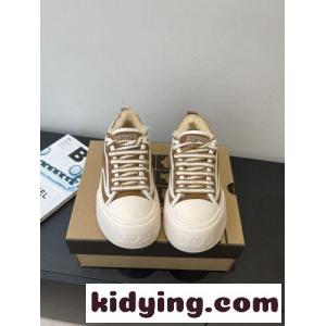 UGG カジュアル プラットフォームスニーカー アグ スニーカー 偽物 ブラウンkid26WjOz4z