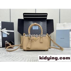 プラダ コピー バッグ スーパーコピー 1BA916 サフィアーノレザー ミニバッグkid26W1HHze