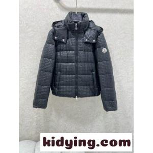 人気 おしゃれ Gisors キルトフードショートダウン モンクレール コピー ダウンジャケット 偽物 ブラックkid26rmWn8b