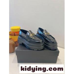 スタイリッシュ 厚底 ローファー アレキサンダーワング シューズ 偽物 ブラックkid26uqiy4j