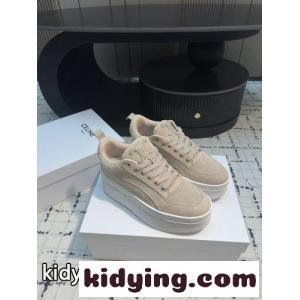 定番 人気 セリーヌ コピー スニーカー コピー プラットフォームスニーカーkid26fq015v