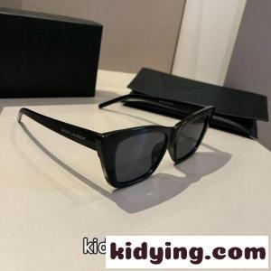 洗練された お洒落 ロゴ入り アイウェア イヴ・サンローラン コピー サングラス 偽物 ブラックkid26XjqyKn