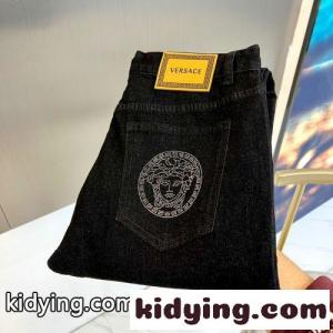 シンプル 合わせやすい ヴェルサーチ コピーブランドェ ジーンズ 偽物 デニムパンツkid26qiuOLj